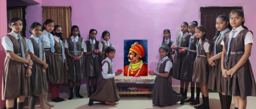 शिव वाटिका के बच्चों ने पृथ्वीराज चौहान की मनाई पुण्यतिथि , साहसी व तेज बुद्धि के राजा थे पृथ्वी राज चौहान: राजीव